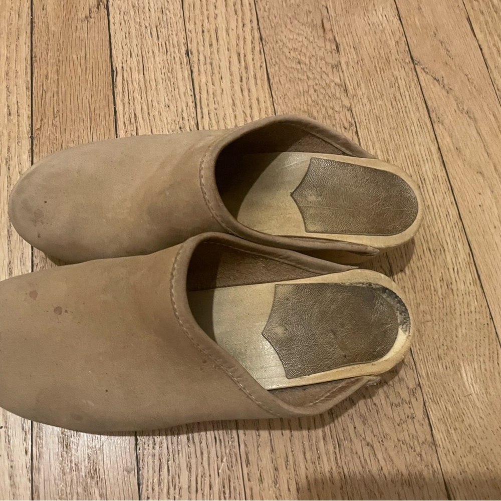 No6 Clogs. - Picture 3 of 3